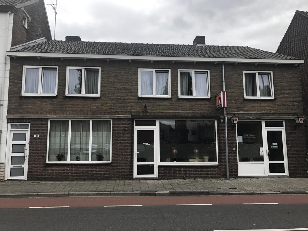 Amby Family House Hotell Maastricht Exteriör bild